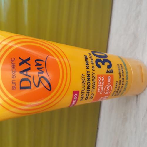 Dax Sun Matujący krem do twarzy na słońce SPF 30 - opinie | zdjęcie do recenzji od Judyta828 - 1