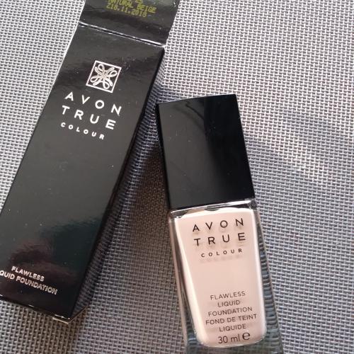 Avon Ideal Flawless, Invisible Coverage Liquid Foundation SPF 15 [True Colour, Flawless Liquid Foundation] (Kryjący podkład 'Idealna cera') - opinie | zdjęcie do recenzji od Gosia91505 - 1