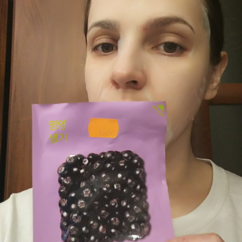Holika Holika Pure Essence, Acai Berry, Mask Sheet (Maska w płachcie z jagodami acai) - opinie | zdjęcie do recenzji od Aneta_Ch - 3