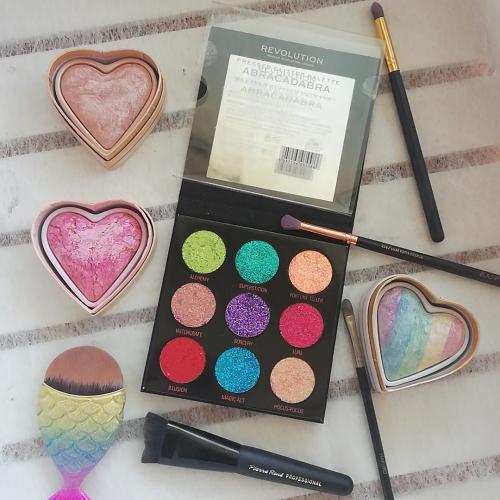 Revolution Beauty (Makeup Revolution) Abracadabra Pressed Glitter Palette (Paleta prasowanych brokatów) - opinie | zdjęcie do recenzji od sufcia72