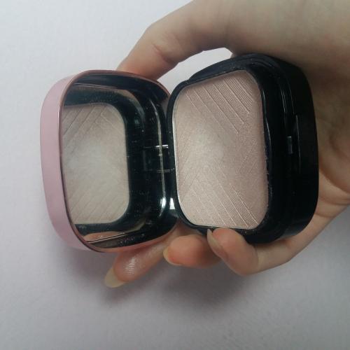 Make Up Academy (MUA) Luxe, Strobe & Glow Higlight Kit (Zestaw do rozświetlenia twarzy) - opinie | zdjęcie do recenzji od c94cdfda467e87698dda211c1eb557a3ac4902cf_64470a16a491a - 3