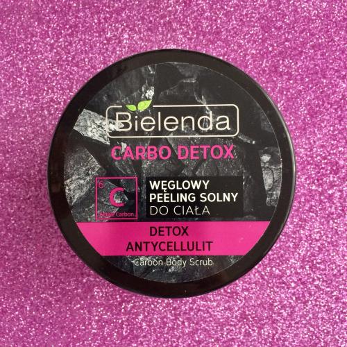Bielenda Carbo Detox, Węglowy peeling do ciała - opinie | zdjęcie do recenzji od MamaTestuje_