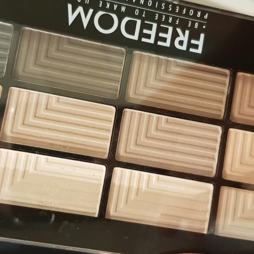 Freedom Makeup London Pro 12, Dreamcatcher Eyeshadow palette (Paleta 12 cieni do oczu) - opinie | zdjęcie do recenzji od Martynaa02