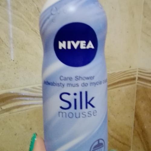 Nivea Silk Mousse, Jedwabisty mus do mycia ciała pod prysznic z ekstraktem z jedwabiu - opinie | zdjęcie do recenzji od MamaHZ - 1