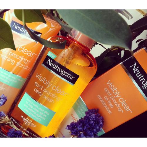 Neutrogena Visibly Clear, Spot Stress Control Daily Scrub (Codzienny peeling przeciw niedoskonałościom) - opinie | zdjęcie do recenzji od mardarynkowa