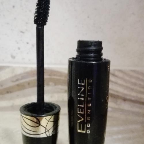 Eveline Cosmetics Grand Couture, Spectacular Lashes Mascara (Pogrubiający tusz do rzęs) - opinie | zdjęcie do recenzji od MamaHZ - 1