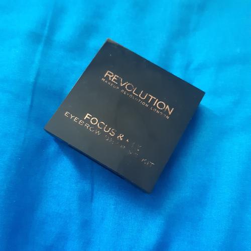 Revolution Beauty (Makeup Revolution) Focus & Fix Eyebrow Kit (Paleta do makijażu brwi) - opinie | zdjęcie do recenzji od MoniaPasi - 1