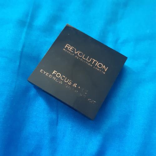 Revolution Beauty (Makeup Revolution) Focus & Fix Eyebrow Kit (Paleta do makijażu brwi) - opinie | zdjęcie do recenzji od MoniaPasi - 2