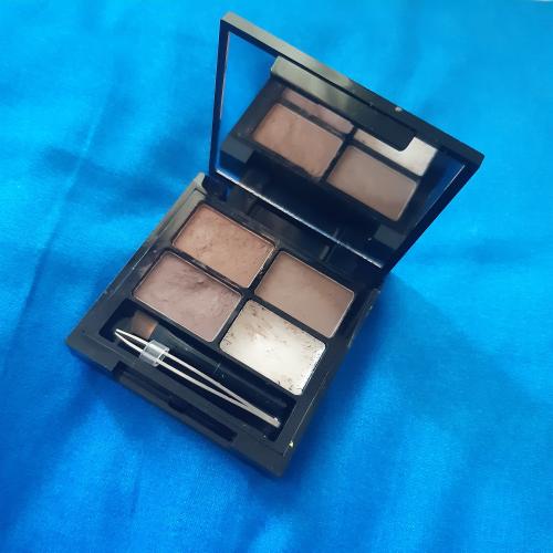 Revolution Beauty (Makeup Revolution) Focus & Fix Eyebrow Kit (Paleta do makijażu brwi) - opinie | zdjęcie do recenzji od MoniaPasi - 4