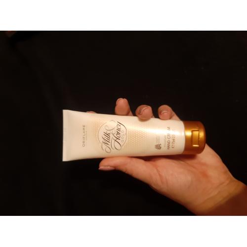Oriflame Milk & Honey Gold, Moisturising Hand Cream (Nawilżający krem do rąk) - opinie | zdjęcie do recenzji od KIN0183