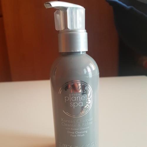 Avon Planet Spa, Korean Charcoal Cleanse & Refine Deep Cleansing Face Wash with Korean Charcoal (Intensywnie oczyszczający płyn do mycia twarzy z aktywnym węglem) - opinie | zdjęcie do recenzji od magda_lenka_