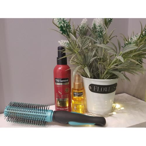 TRESemme Pro Collection, Keratin Smooth Shine Oil with marula Oil (Wygładzający olejek do włosów z olejem Marula) - opinie | zdjęcie do recenzji od Zoe_Zebra