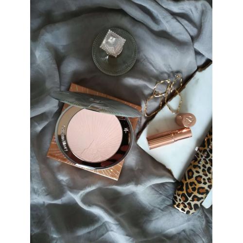 Charlotte Tilbury Hollywood Superstar Glow Highlighter (Rozświetlacz do twarzy) - opinie | zdjęcie do recenzji od weroncia85 - 1