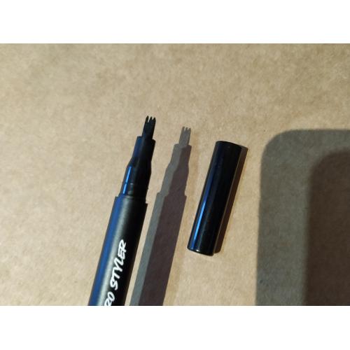 Avon Mark, Brow Tattoo - Micro Styler (Tatuaż do brwi  we flamastrze) - opinie | zdjęcie do recenzji od teczowaosmiornica - 2