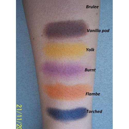 I Heart Revolution Creme Brulee Chocolate Shadow Palette (Paleta 18 cieni do powiek) - opinie | zdjęcie do recenzji od Smerfeta83 - 2