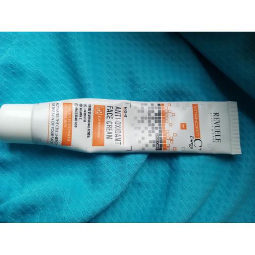 Revuele Vitanorm C + Energy, Anti-oxidant Face Cream (Krem antyoksydacyjny do twarzy na noc) - opinie | zdjęcie do recenzji od Wiola435