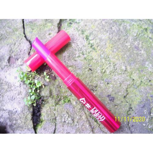 Avon Color Trend, Semi-Matte Lipstick (Kremowa szminka o półmatowym wykończeniu) - opinie | zdjęcie do recenzji od Smerfeta83 - 3