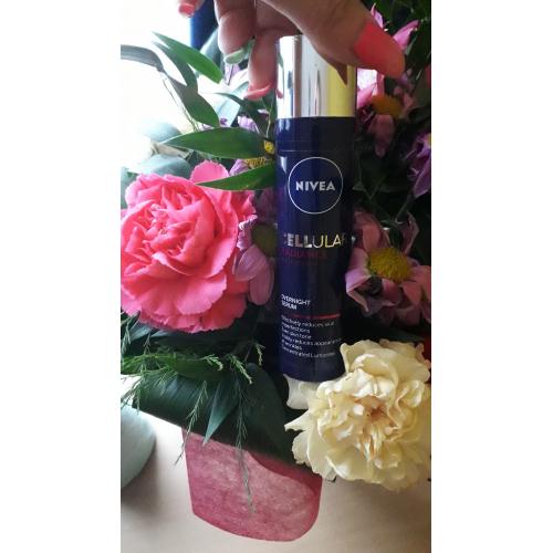 Nivea Cellular, Perfect Skin, Radiance Overnight Essence Anti- Age (Udoskonalająca esencja na noc) - opinie | zdjęcie do recenzji od loren833