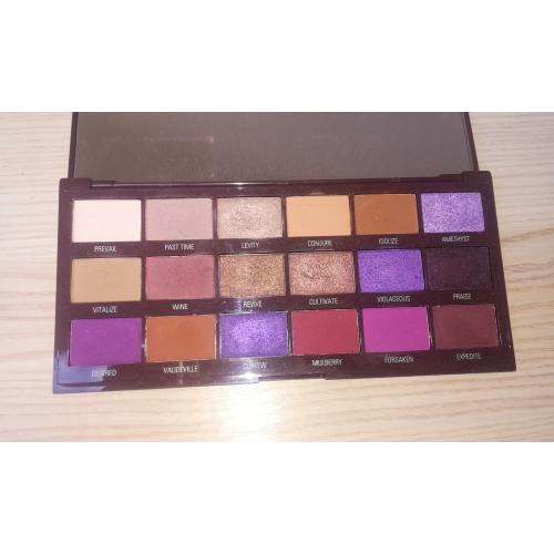 I Heart Revolution I Heart Revolution, Violet Chocolate Shadow Palette (Paleta 18 cieni do powiek) - opinie | zdjęcie do recenzji od KlaudiaKlaudiaT