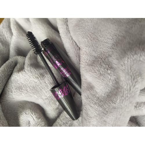 Eveline Cosmetics Mega Max, Full Volume & Shocking Mascara (Pogrubiający tusz do rzęs) - opinie | zdjęcie do recenzji od Julia978 - 1
