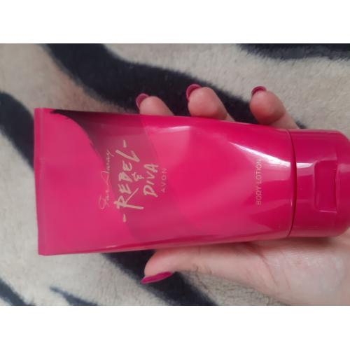 Avon Far Away Rebel & Diva, Body Lotion (Balsam do ciala) - opinie | zdjęcie do recenzji od KIN0183