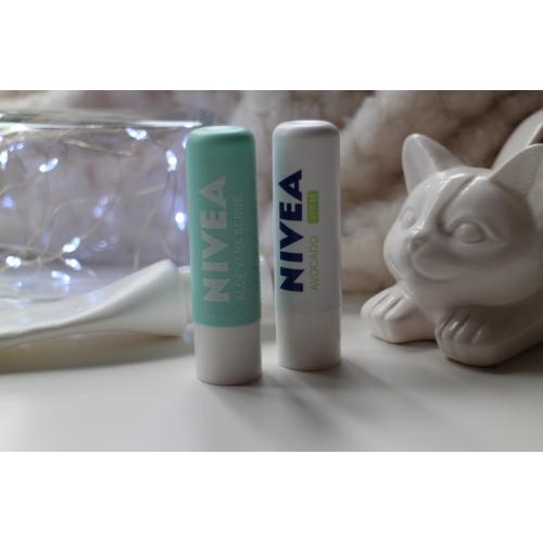 Nivea 24h Melt-in-Moisture Natural Avocado, Pielęgnująca pomadka do ust  SPF 15 - opinie | zdjęcie do recenzji od spicka