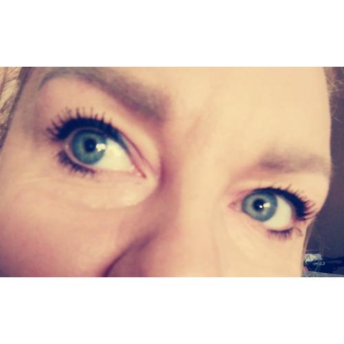 Essence Lash Princess False Lash Effect Mascara Waterproof (Wodoodporny tusz do rzęs pogrubiający) - opinie | zdjęcie do recenzji od Minnie86 - 1