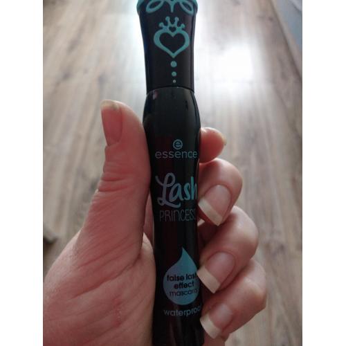 Essence Lash Princess False Lash Effect Mascara Waterproof (Wodoodporny tusz do rzęs pogrubiający) - opinie | zdjęcie do recenzji od Minnie86 - 2