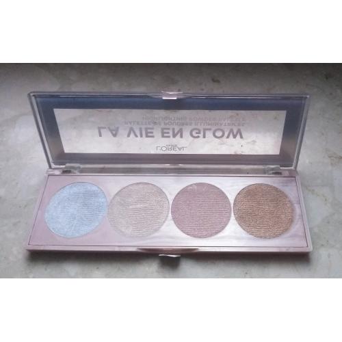 L'Oreal Paris La Vie En Glow Illuminators, Highlighting Powder Palette (Paleta 4 rozświetlaczy) - opinie | zdjęcie do recenzji od Ariessa