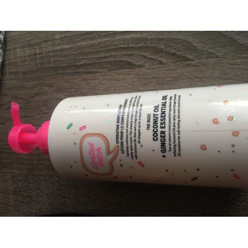 Victoria's Secret Pink Coco Sugar & Spice Body Lotion (Balsam do ciała) - opinie | zdjęcie do recenzji od Olusiaczek111 - 2