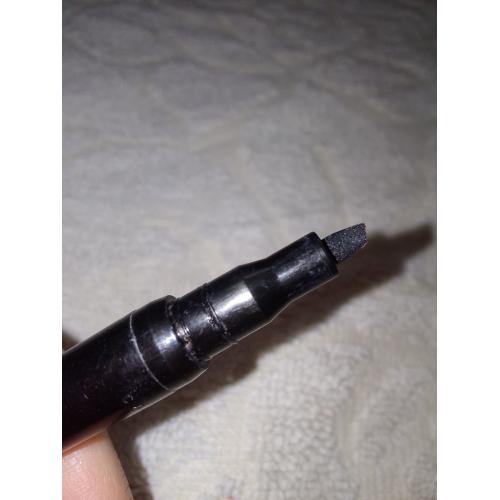 Essence 2 in 1 Eyeliner Pen (Eyeliner we flamastrze 2 w 1) - opinie | zdjęcie do recenzji od Madeleine987 - 2