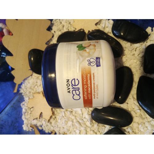 Avon Care, Softening Moisture with Macadamia, Multi-purpose Cream (Uniwersalny krem do twarzy, rąk i ciała z orzechami makadamia) - opinie | zdjęcie do recenzji od Myszowata2020