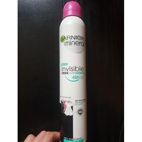 Garnier Mineral Deodorant, Invisible 48h Anti - Marks Spray (Antyperspirant przeciw plamom w sprayu (nowa wersja)) - opinie | zdjęcie do recenzji od AnnBelle28
