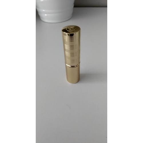 Oriflame Giordani Gold, Iconic Matte Lipstick SPF 12 (Matowa szminka do ust) - opinie | zdjęcie do recenzji od Moniula93 - 1