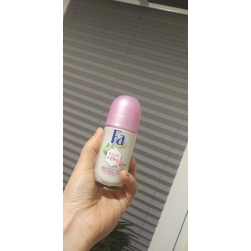 Fa Fresh & Dry, Peony Sorbet Scent Anti-perspirant Roll-on 48h (Antyperspirant w kulce o zapachu sorbetu z piwonii) - opinie | zdjęcie do recenzji od Moniula93