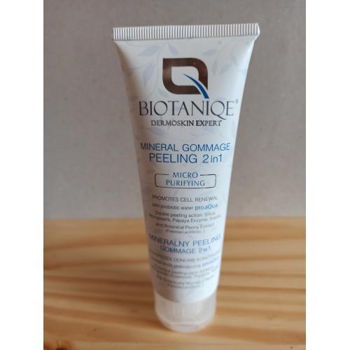 Biotaniqe Micro Purifying, Mineralny peeling gommage 2 w 1 - opinie | zdjęcie do recenzji od ciasteczkowapanna