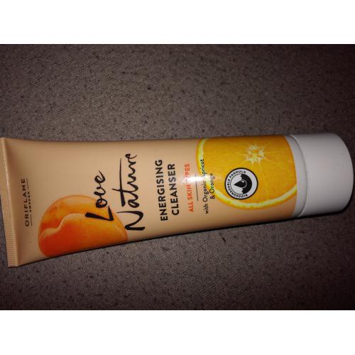 Oriflame Love Nature, Energising Cleanser With Organic Apricot & Orange (Żel oczyszczający do twarzy z organiczną morelą i pomarańczą) - opinie | zdjęcie do recenzji od anka3151