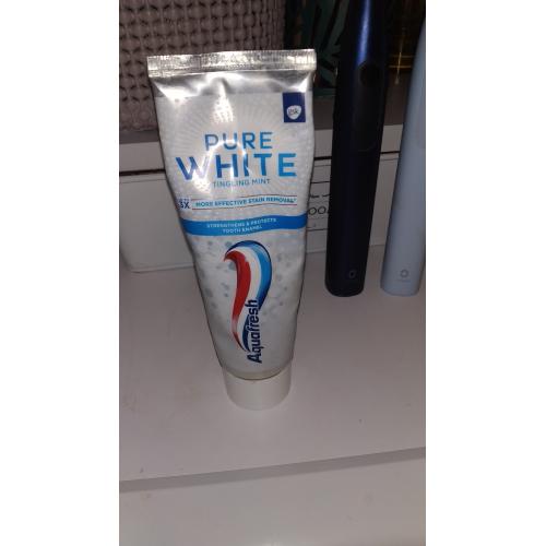 Aquafresh Pure White Tingling Mint, Pasta do zębów wybielająca z fluorkiem - opinie | zdjęcie do recenzji od Moniula93
