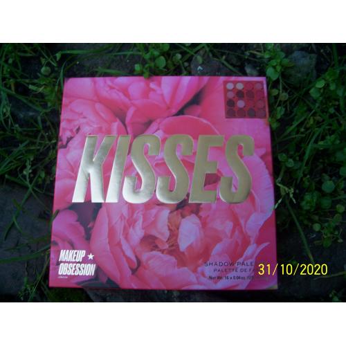 Makeup Obsession London Kisses Shadow Palette (Paleta cieni do powiek) - opinie | zdjęcie do recenzji od Smerfeta83 - 1