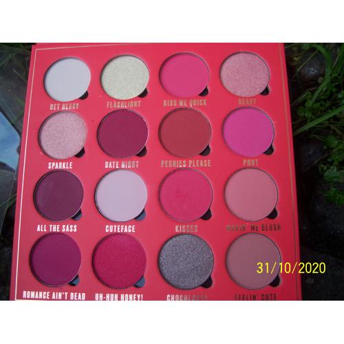 Makeup Obsession London Kisses Shadow Palette (Paleta cieni do powiek) - opinie | zdjęcie do recenzji od Smerfeta83 - 2