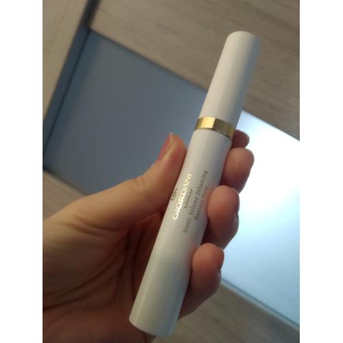Oriflame Giordani Gold. Iconic Volume Enhancing Mascara Base (Zwiększająca objętość baza pod tusz do rzęs) - opinie | zdjęcie do recenzji od Moniula93 - 3