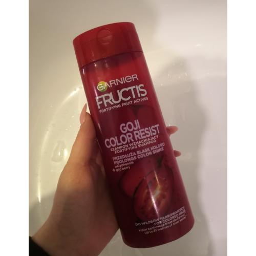 Garnier Fructis, Color Resist, Szampon wzmacniający z ekstraktem z jagód Acai (nowa wersja) - opinie | zdjęcie do recenzji od DomkaKromkaa