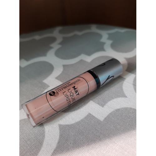 Bell HYPOAllergenic, Mat Liquid Lipstick by Marcelina (Matowa pomadka w płynie) - opinie | zdjęcie do recenzji od marta_flak - 1
