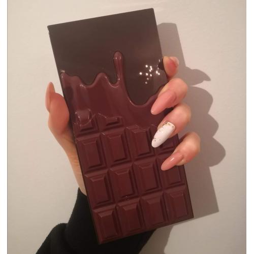 I Heart Revolution Cranberries and Chocolate Shadow Palette (Paleta 18 cieni do powiek) - opinie | zdjęcie do recenzji od DomkaKromkaa