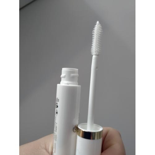 Oriflame Giordani Gold. Iconic Volume Enhancing Mascara Base (Zwiększająca objętość baza pod tusz do rzęs) - opinie | zdjęcie do recenzji od Moniula93 - 1