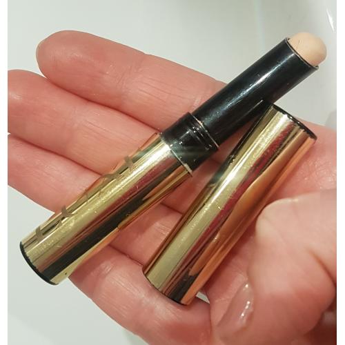 Avon Luxe, Concealer (Korektor w sztyfcie) - opinie | zdjęcie do recenzji od Staria - 2
