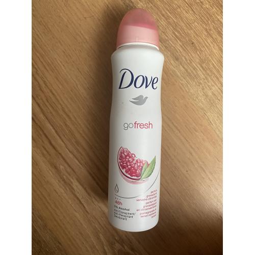 Dove Go Fresh, Antyperspirant w aerozolu o zapachu granatu i werbeny cytrynowej - opinie | zdjęcie do recenzji od _ainez_ka