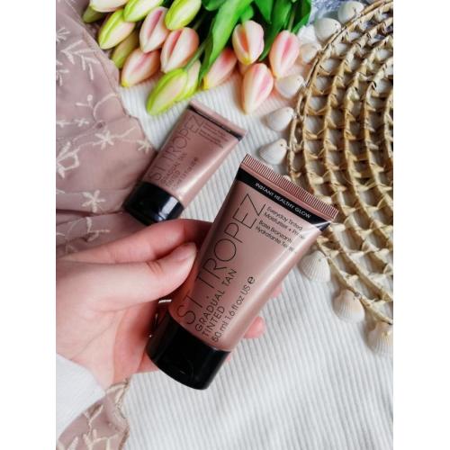 St.Tropez Gradual Tan Tinted Everyday Moisturiser Primer (Stopniowo opalająca baza pod makijaż) - opinie | zdjęcie do recenzji od Monika Matuszewska