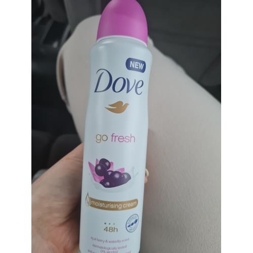 Dove Go Fresh, Antiperspirant Spray 48h (Antyperspirant w sprayu o zapachu jagód acai i lilii wodnej) - opinie | zdjęcie do recenzji od Ela_beauty98