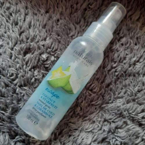 Avon Naturals, Coconut & Starfruit Scented Spritz (Mgiełka do ciała w prayu `Woda kokosowa i karambola`) - opinie | zdjęcie do recenzji od MoniaPasi